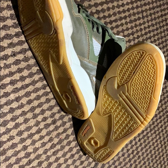 Reebok Pumps- Limited Edition - Picture 3 of 5